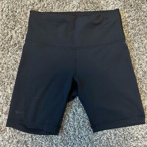 Wunder Train High-Rise Short 6”